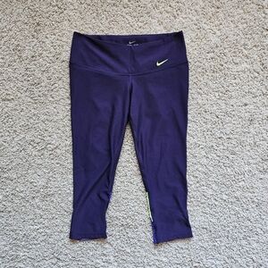 NIKE Women's Dri-Fit Purple Capri Leggings Athletic Pants Sz Small